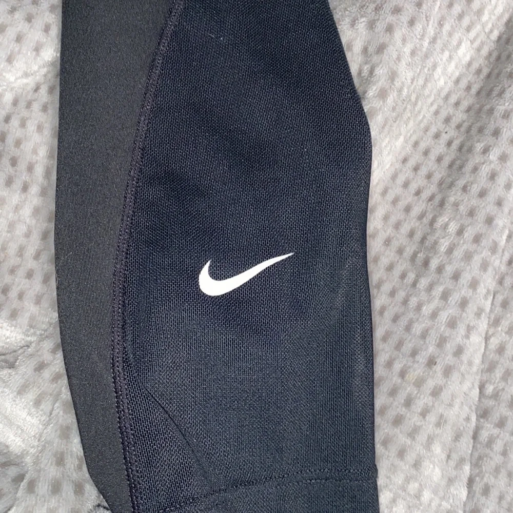 Nike Women Regular Fit Tights in Black w White Logo sz M EUC